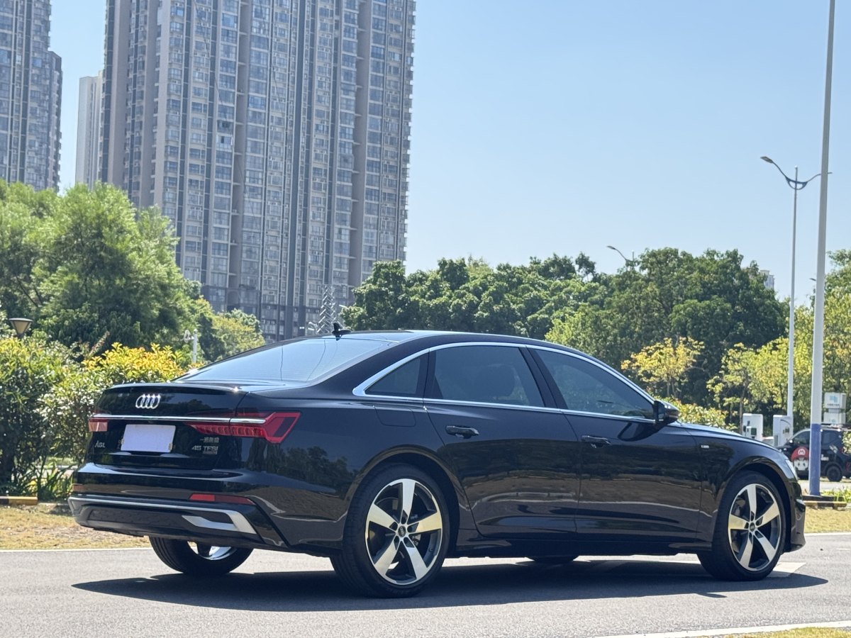 奧迪 奧迪A6L  2023款 改款 45 TFSI quattro 臻選動感型圖片