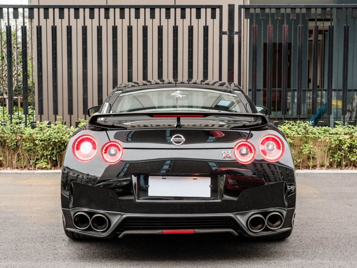 2013年6月日產(chǎn) GT-R  2013款 3.8T Premium Edition