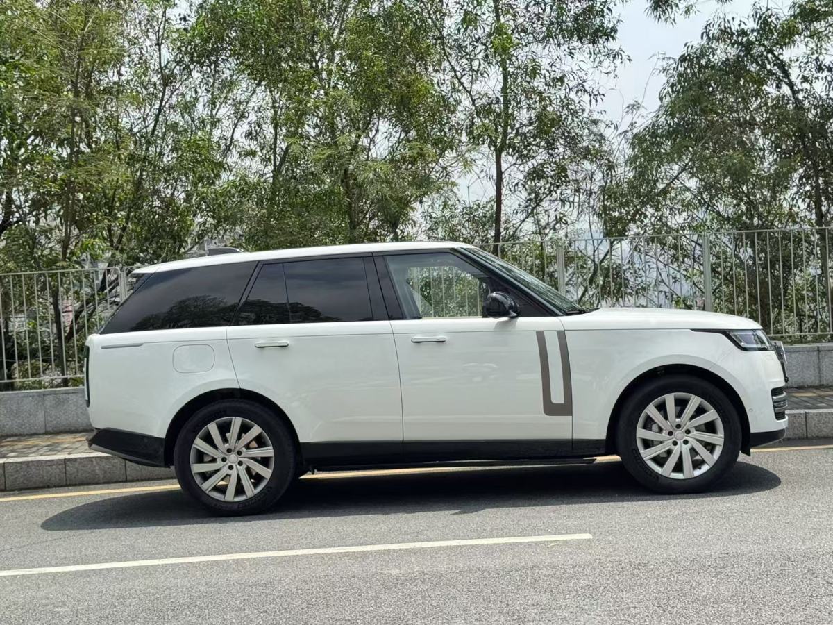 路虎 攬勝  2024款 3.0 L6 360PS 盛世版圖片