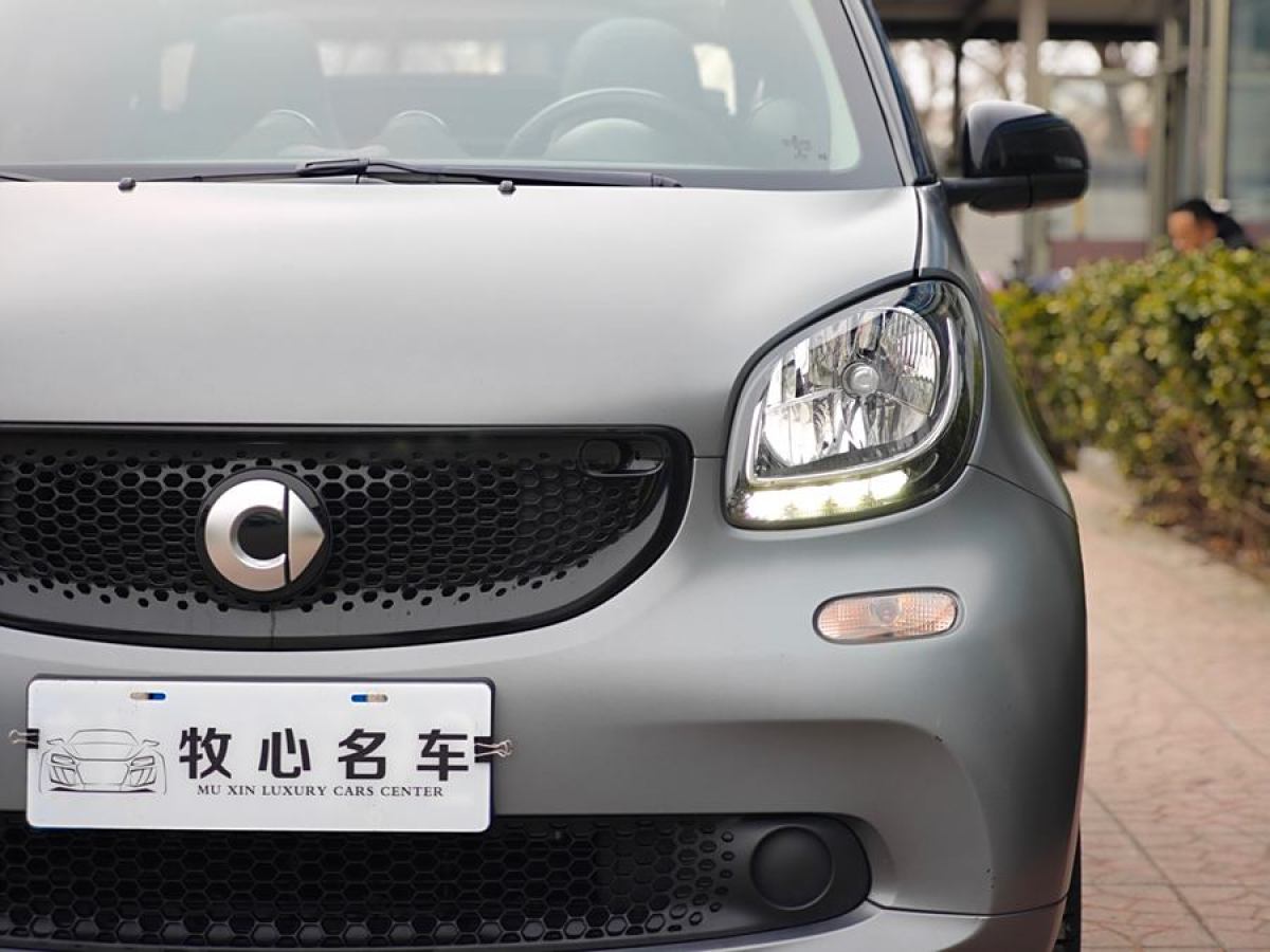 smart fortwo  2018款 0.9T 66千瓦敞篷先鋒版圖片