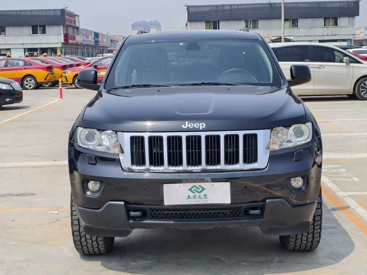 Jeep 大切諾基  2013款 3.6L 舒享導(dǎo)航版圖片