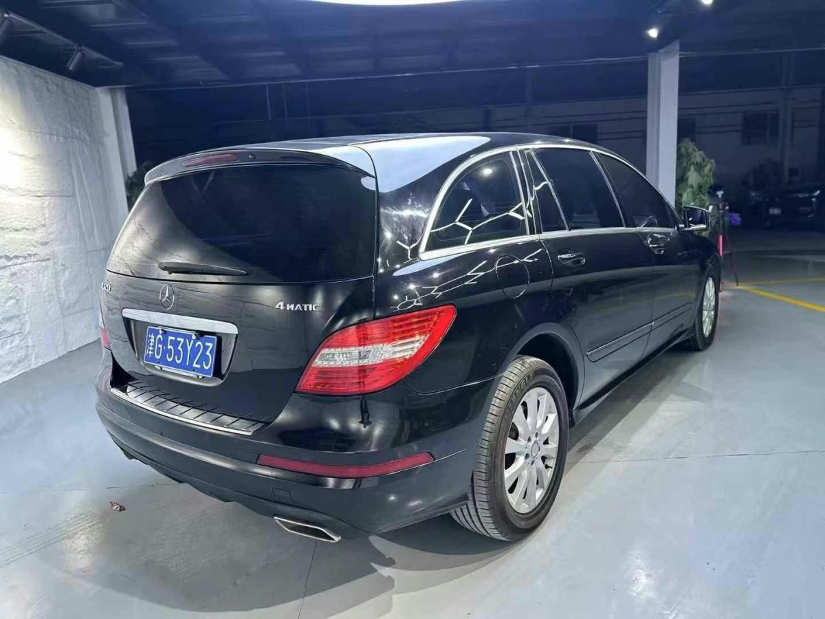 奔馳 奔馳R級  2015款 R 400 4MATIC 商務(wù)型圖片