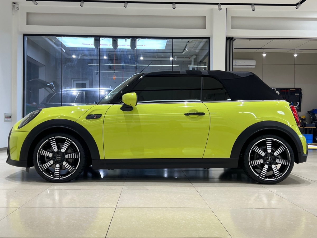 MINI MINI  2022款 2.0T COOPER S CABRIO 黑標(biāo)特別版圖片