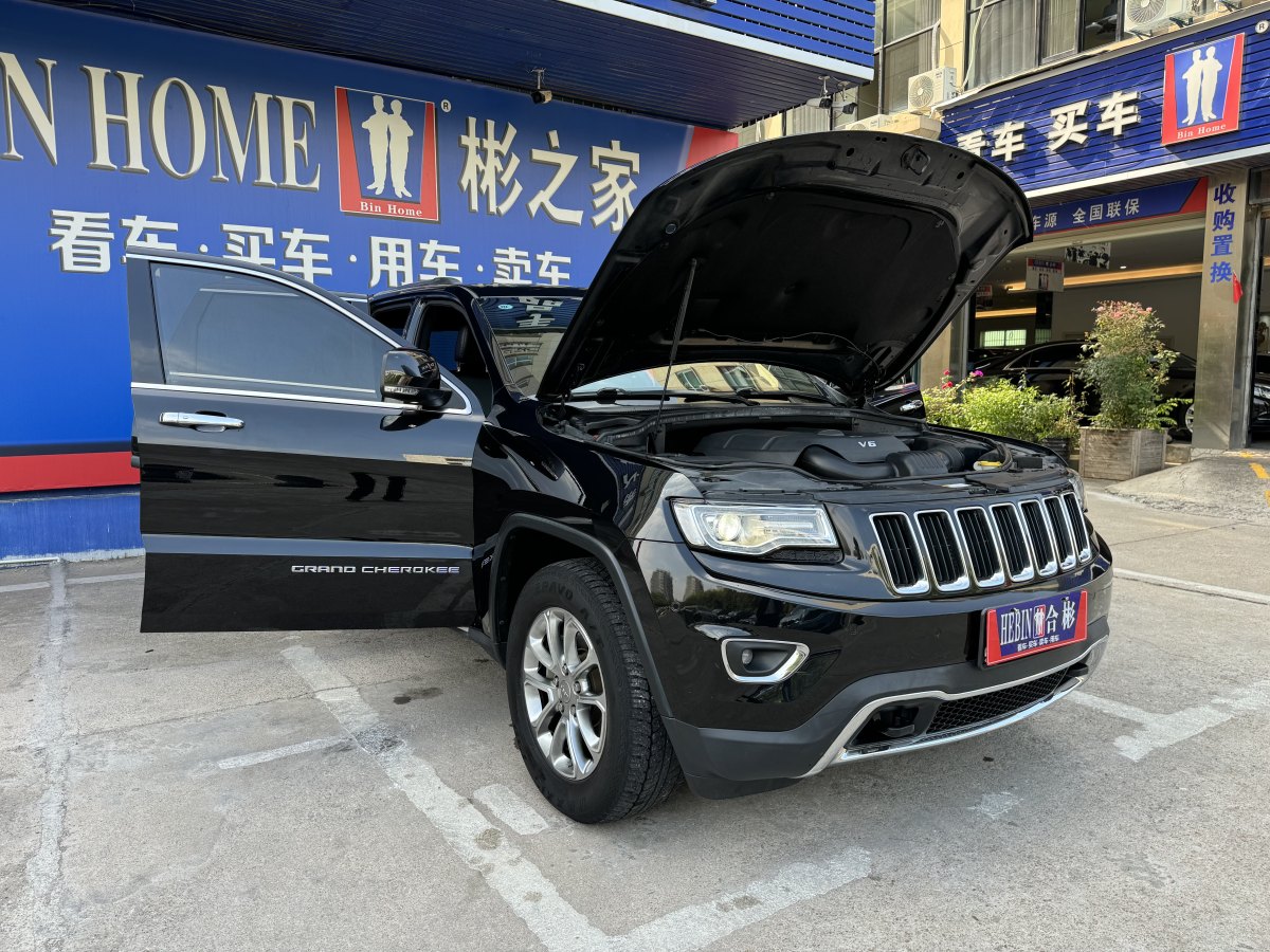 2016年9月Jeep 大切諾基  2015款 3.0L 舒享導(dǎo)航版