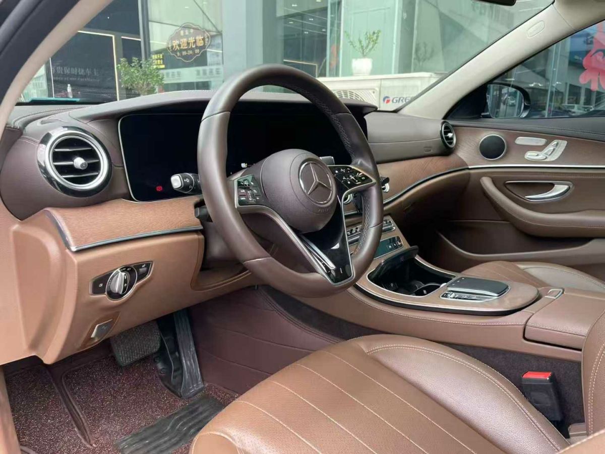 奔馳 奔馳E級(jí)新能源  2022款 E 350 e L 插電式混合動(dòng)力轎車(chē)圖片