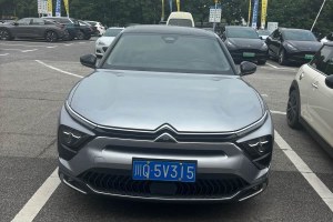 凡爾賽C5 X 雪鐵龍 1.6T 領(lǐng)不凡 虎年開(kāi)門(mén)紅版