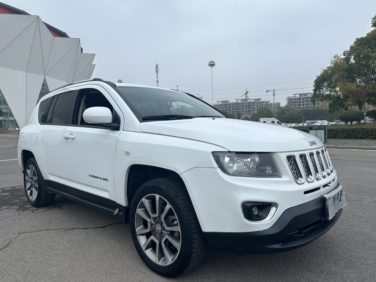 Jeep 指南者  2014款 2.0L 兩驅運動版圖片