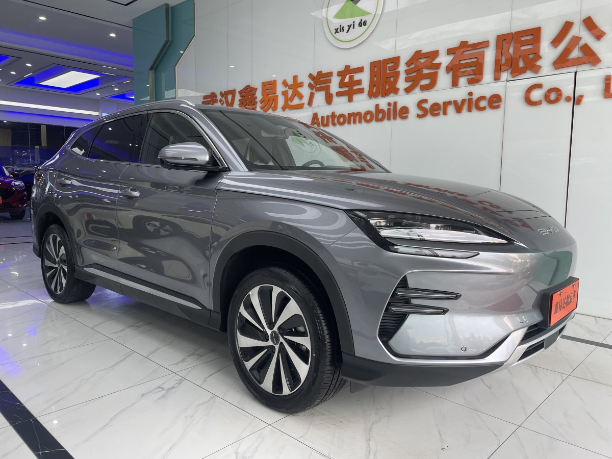 比亚迪 宋PLUS新能源  2024款 荣耀版 EV 520km 尊贵型图片