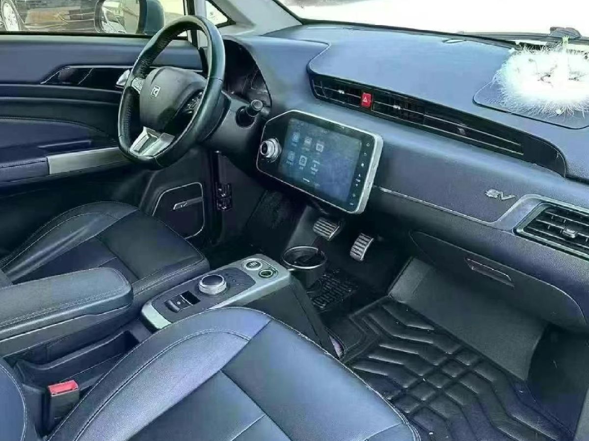 眾泰 E200 圖片