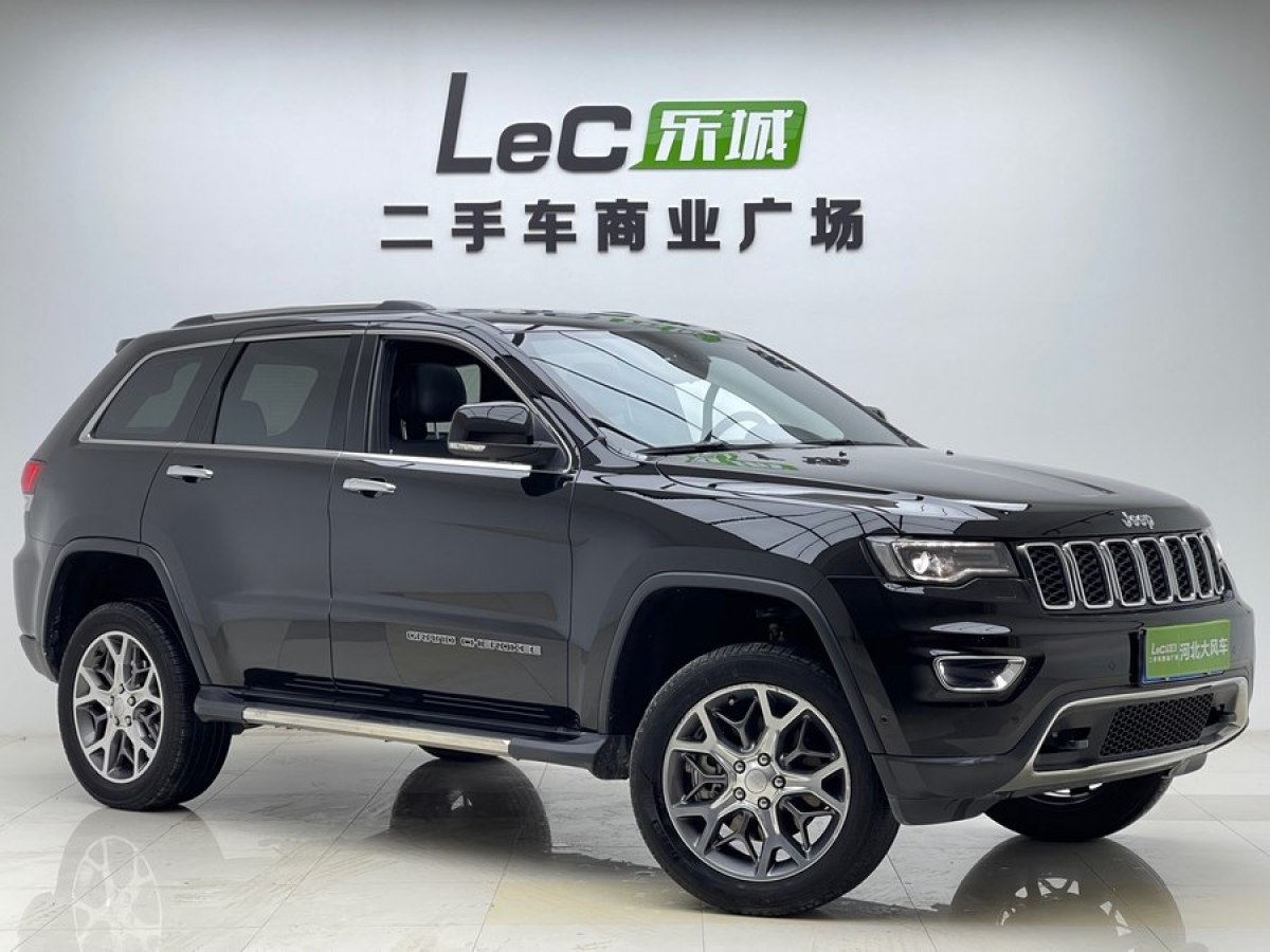 Jeep 大切諾基  2020款 3.0L 精英導(dǎo)航版圖片