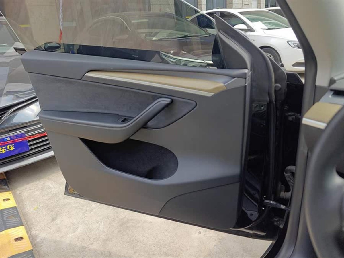 特斯拉 Model Y  2022款 改款 后輪驅(qū)動(dòng)版圖片