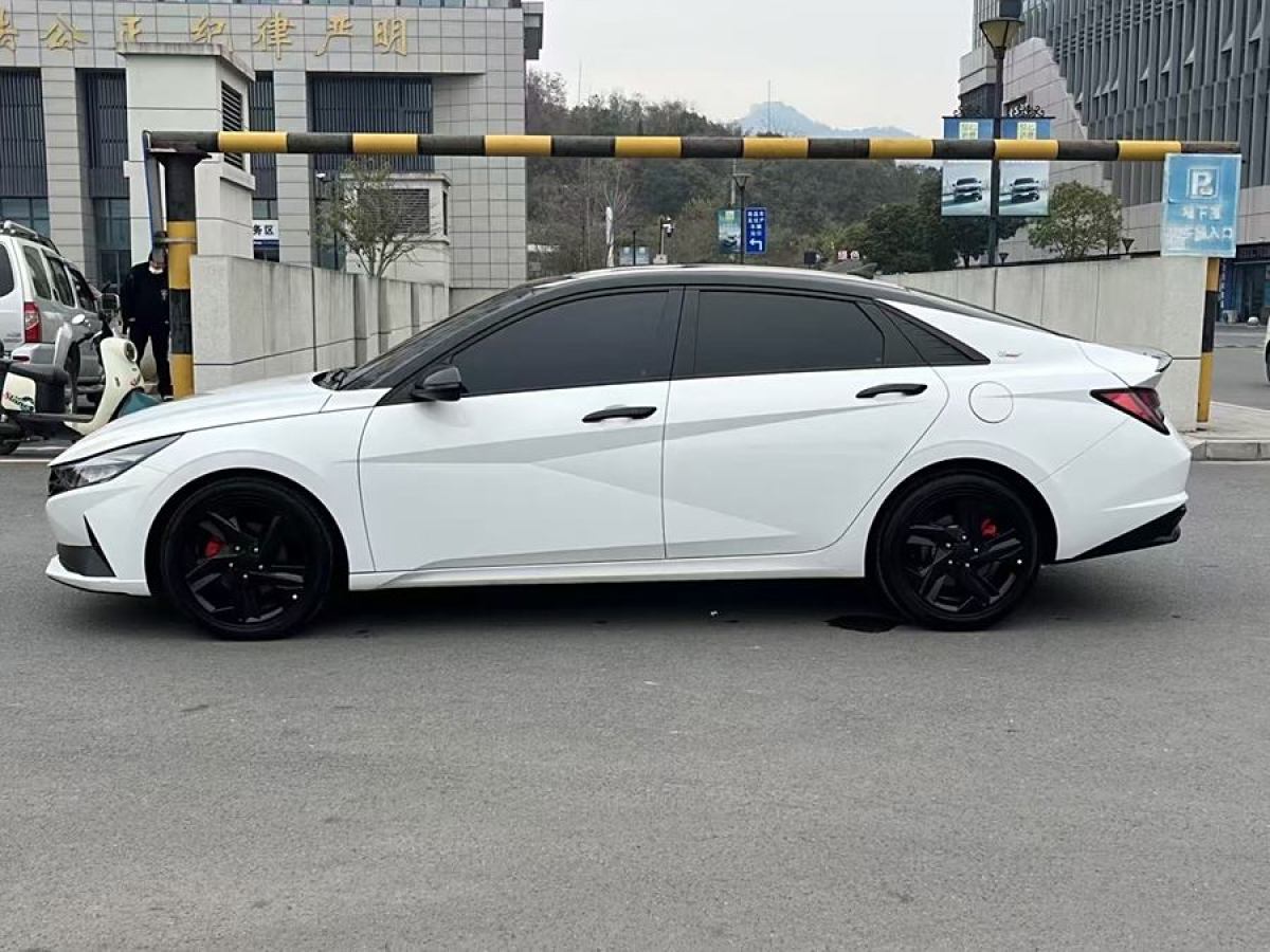 現(xiàn)代 伊蘭特  2022款 1.5L CVT LUX尊貴版圖片