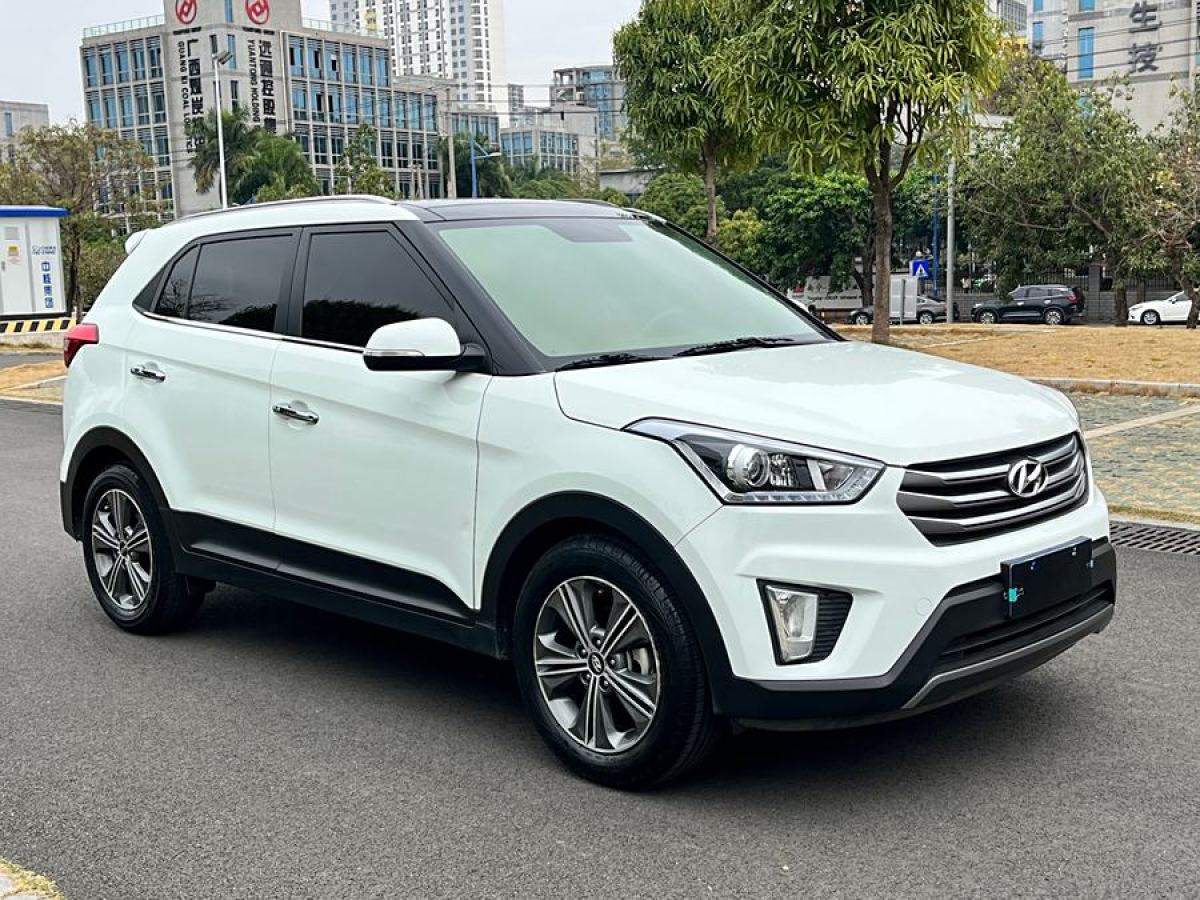 現(xiàn)代 ix25  2015款 1.6L 自動兩驅尊貴型DLX圖片