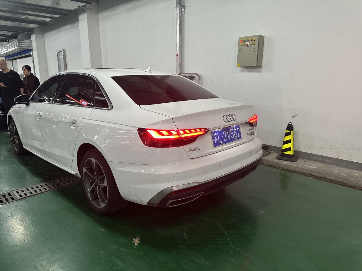 2022年1月奧迪 奧迪A4L  2022款 40 TFSI 時尚動感型