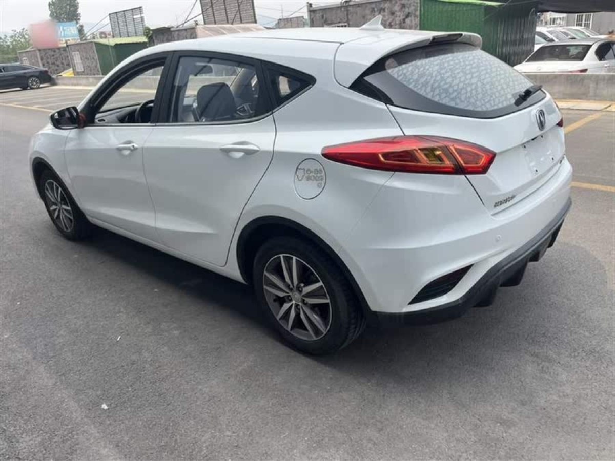 長(zhǎng)安 逸動(dòng)XT  2016款 1.6L 手動(dòng)俊酷型圖片