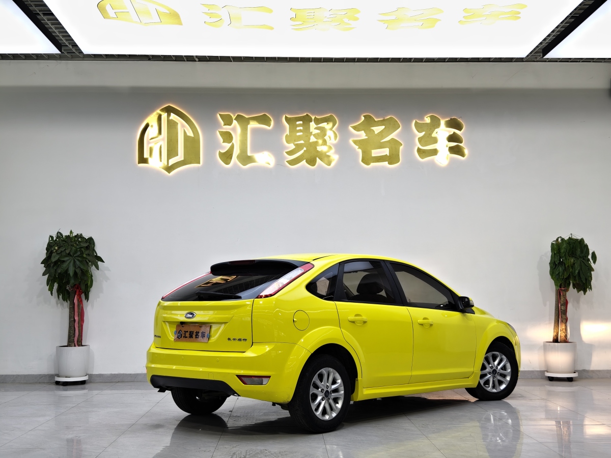 福特 ?？怂? 2011款 兩廂 1.8L 自動(dòng)時(shí)尚型圖片