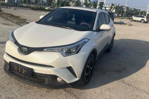 C-HR 豐田 2.0L 領(lǐng)先天窗版 國(guó)V