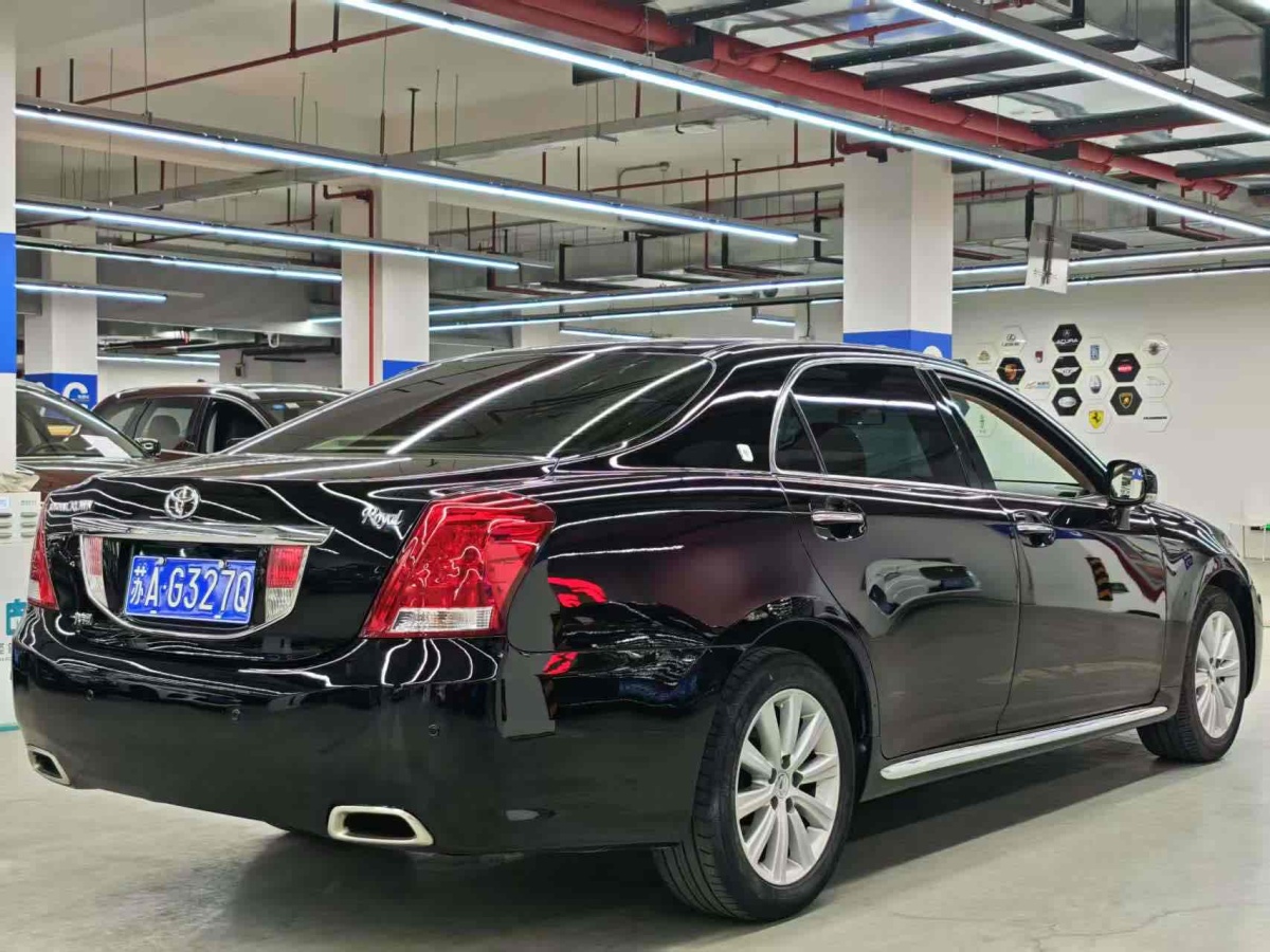 豐田 皇冠  2010款 2.5L Royal 真皮天窗導(dǎo)航版圖片