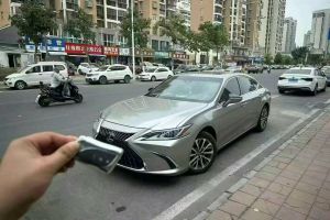 ES 雷克薩斯 200 卓越版