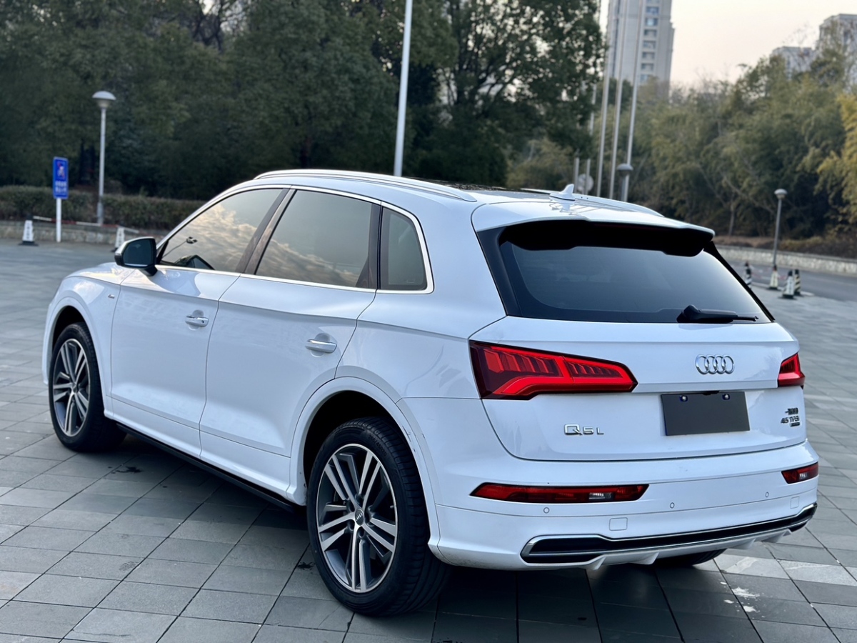 奧迪 奧迪Q5L  2018款 45 TFSI 尊享運動型圖片