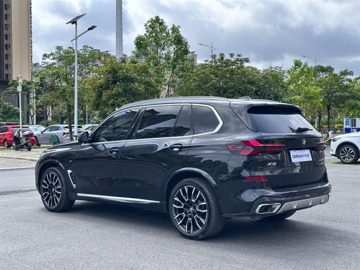 寶馬 寶馬X5  2023款 xDrive 40Li M運(yùn)動(dòng)套裝圖片