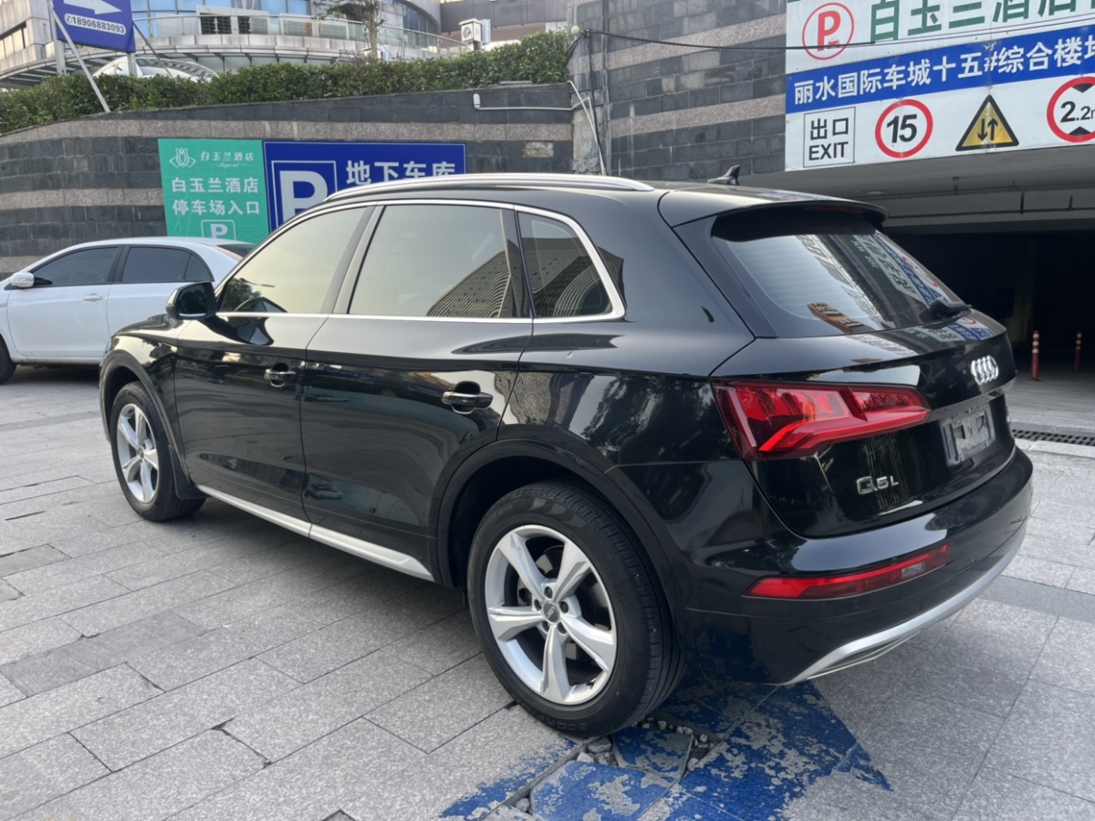 2019年5月奧迪 奧迪Q5L  2018款 40 TFSI 榮享時(shí)尚型