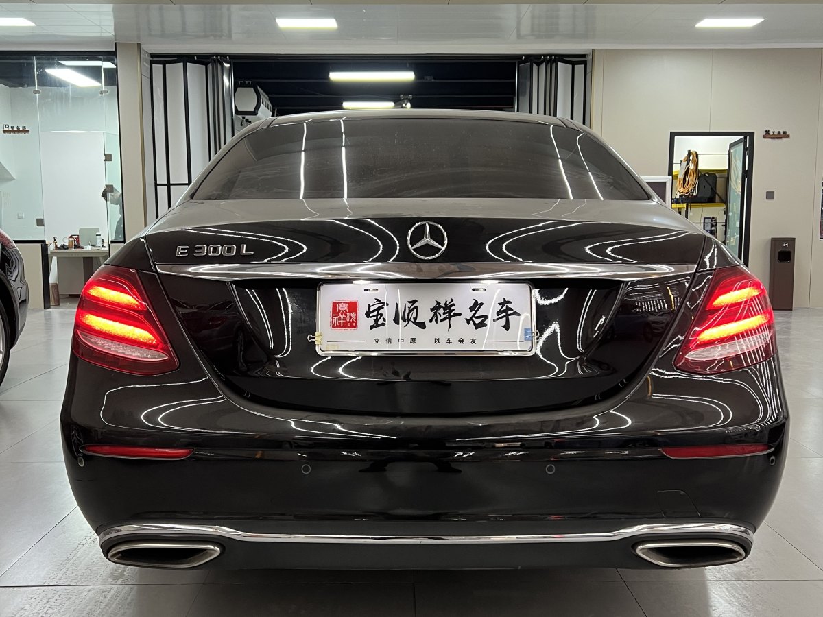 奔馳 奔馳E級(jí)  2019款 改款 E 300 L 豪華型圖片