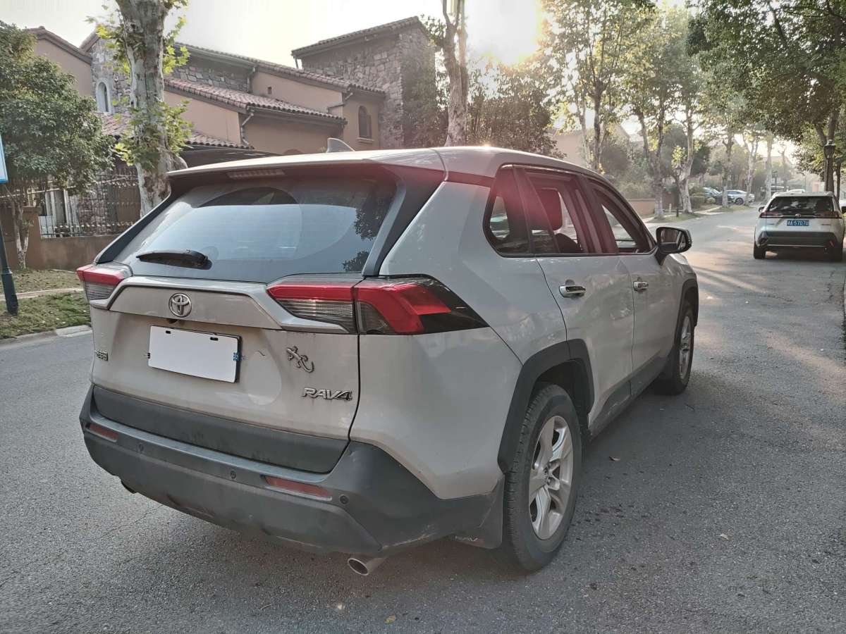 豐田 RAV4榮放  2021款 2.0L CVT兩驅(qū)都市版圖片