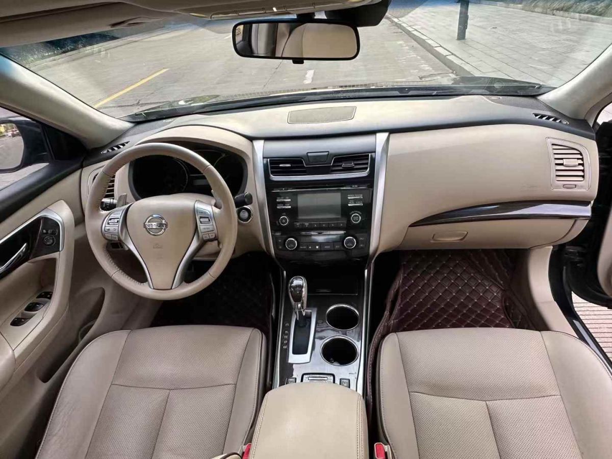 日產(chǎn) 天籟  2015款 2.0L XE-Sporty歐冠運(yùn)動(dòng)版圖片