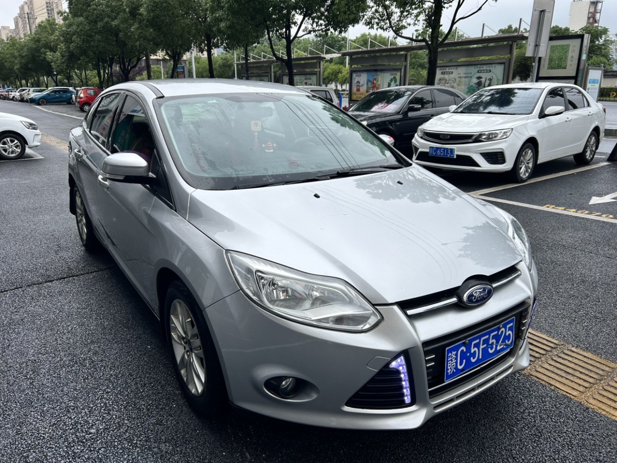 福特 ?？怂? 2012款 三廂 1.6L 自動(dòng)舒適型圖片