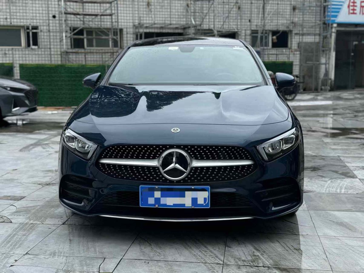 奔馳 奔馳A級  2019款  A 220 L 4MATIC 運動轎車圖片