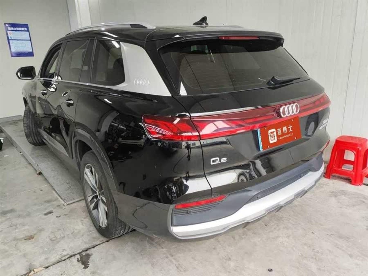 奧迪 奧迪Q6  2022款 45 TFSI quattro 齊云型 羽林套裝圖片