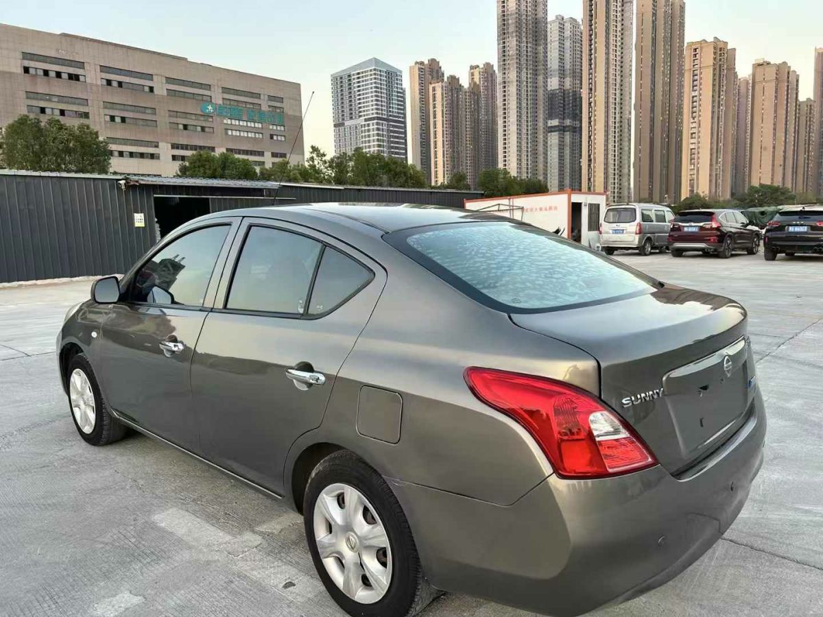 日產(chǎn) 陽(yáng)光  2011款 1.5XL CVT豪華版圖片