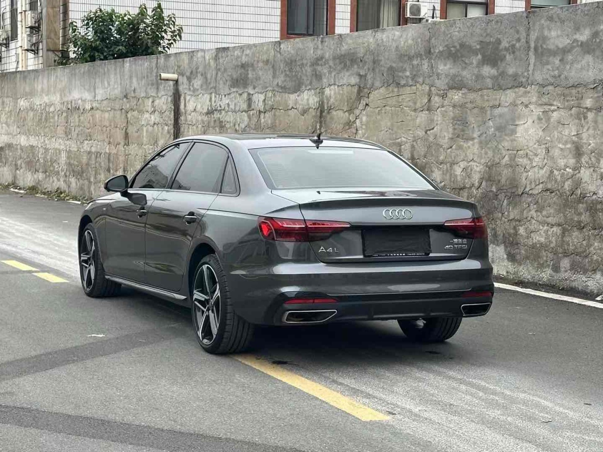 奧迪 奧迪A4L  2023款 40 TFSI 豪華動感型圖片