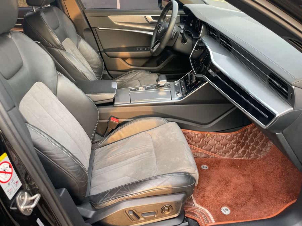 奧迪 奧迪A6L  2019款 40 TFSI 豪華動(dòng)感型圖片