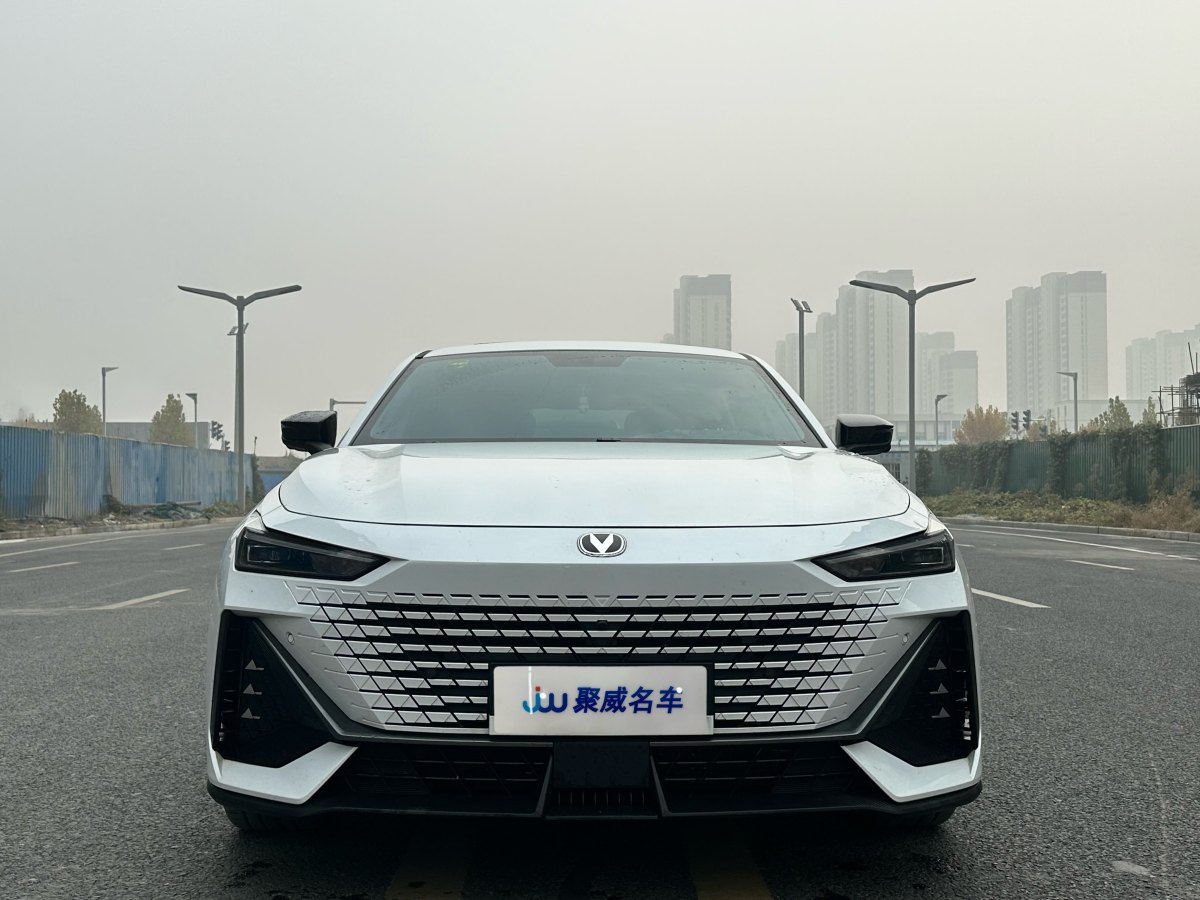 長安 長安UNI-V 智電iDD  2023款 智電iDD 1.5T 113km智趣型圖片