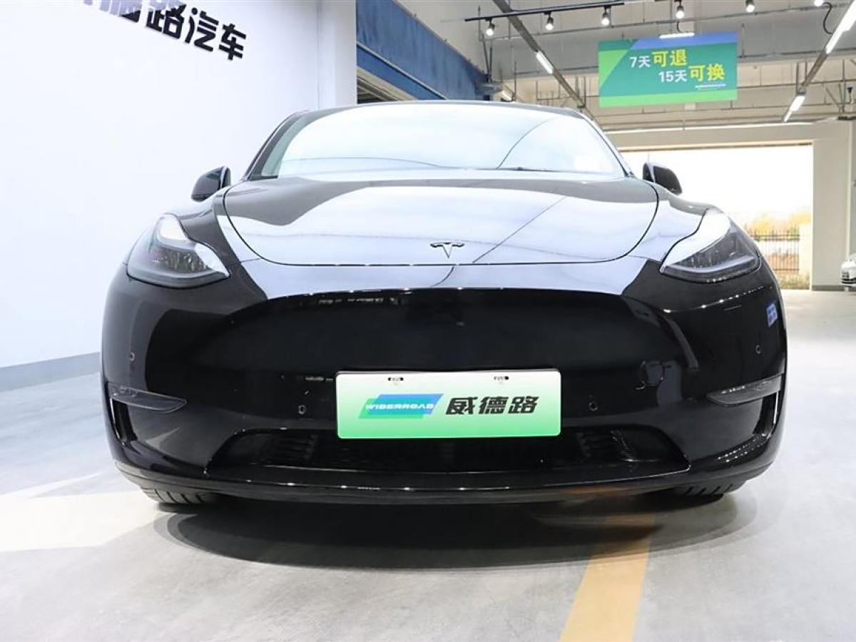 特斯拉 Model 3  2021款 改款 標(biāo)準(zhǔn)續(xù)航后驅(qū)升級(jí)版圖片