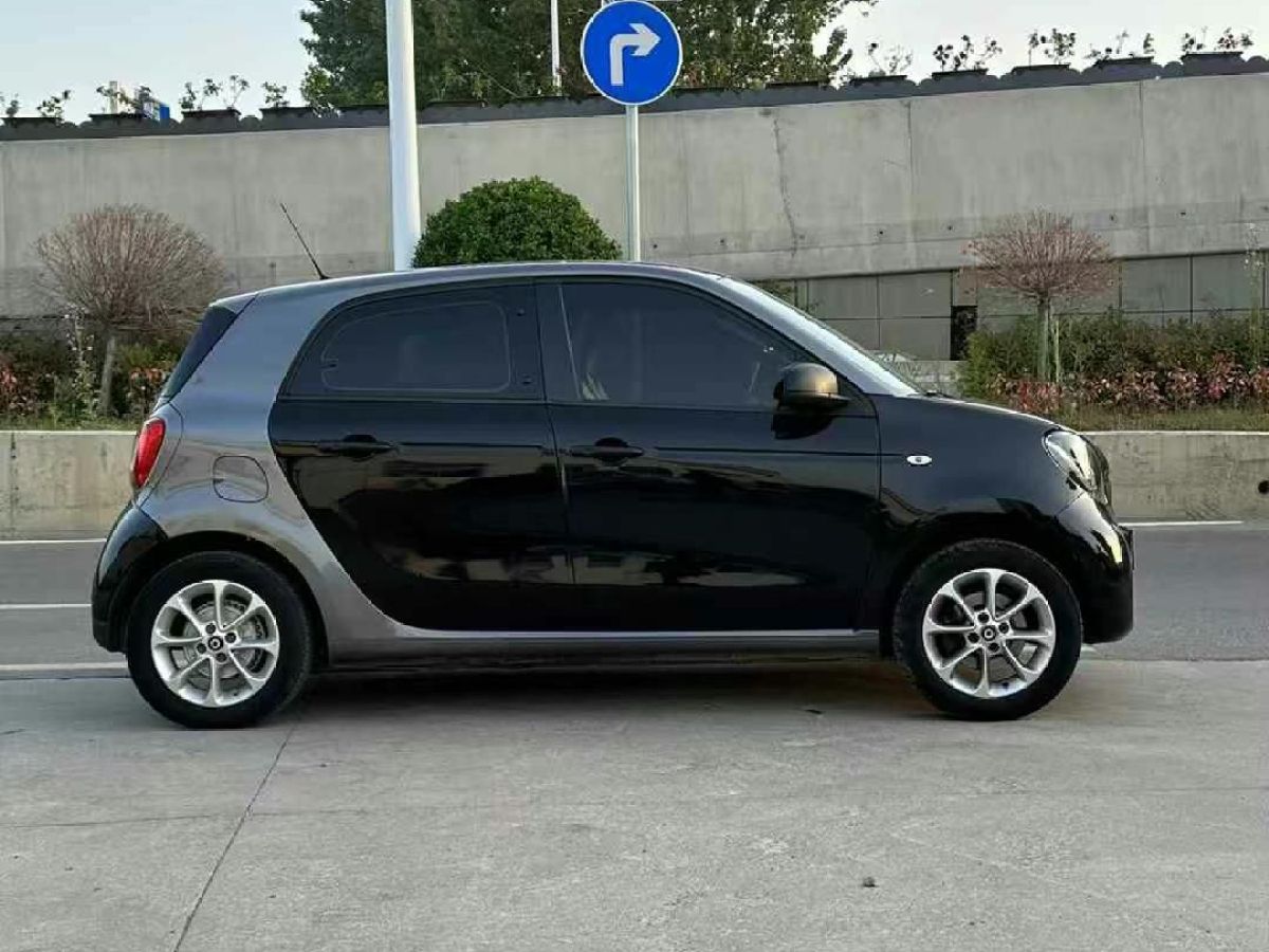 smart forfour  2016款 0.9T 66千瓦先鋒版圖片