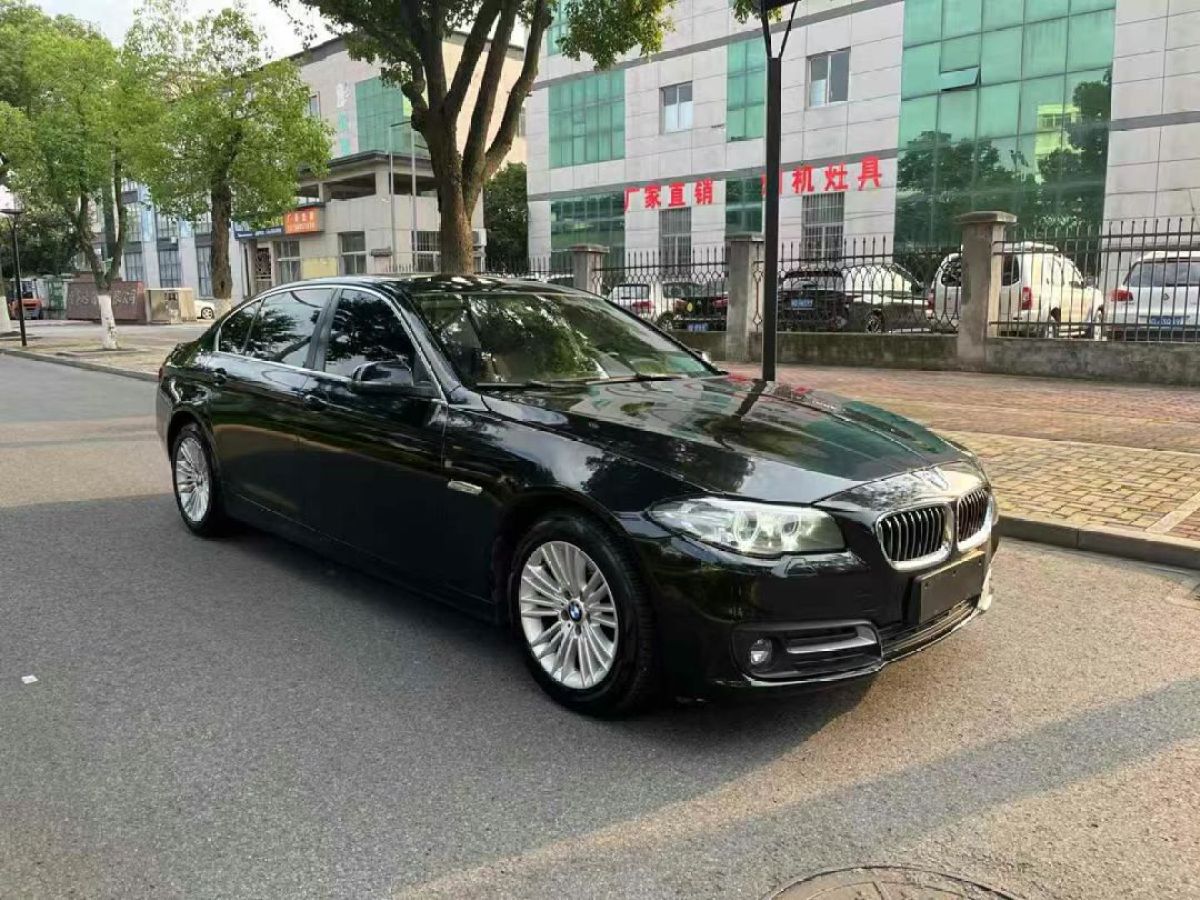 寶馬 寶馬2系  2016款 218i 1.5T 領(lǐng)先型圖片