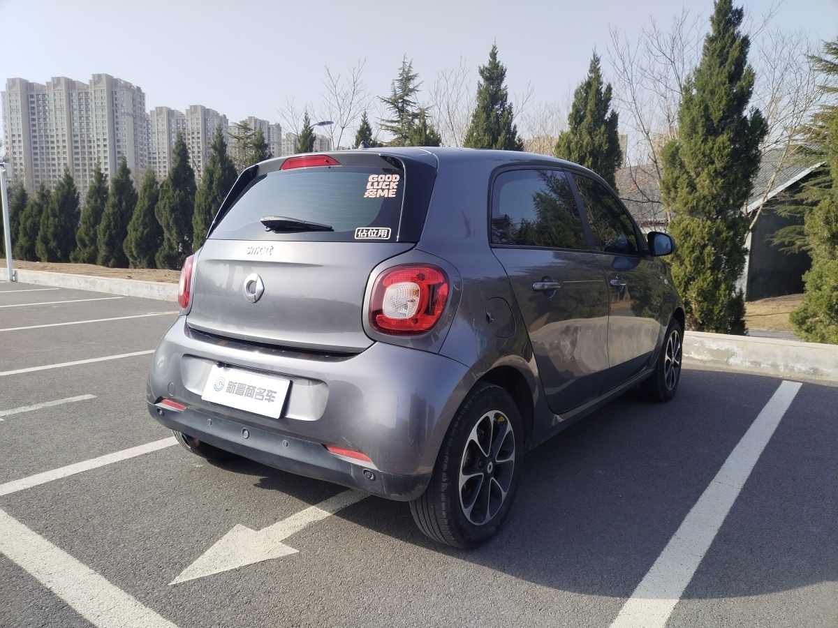 smart forfour  2018款 1.0L 52千瓦激情版圖片