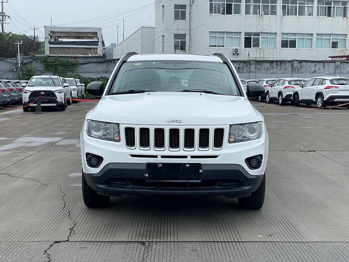 Jeep 指南者  2015款 2.0L 兩驅(qū)運動版圖片