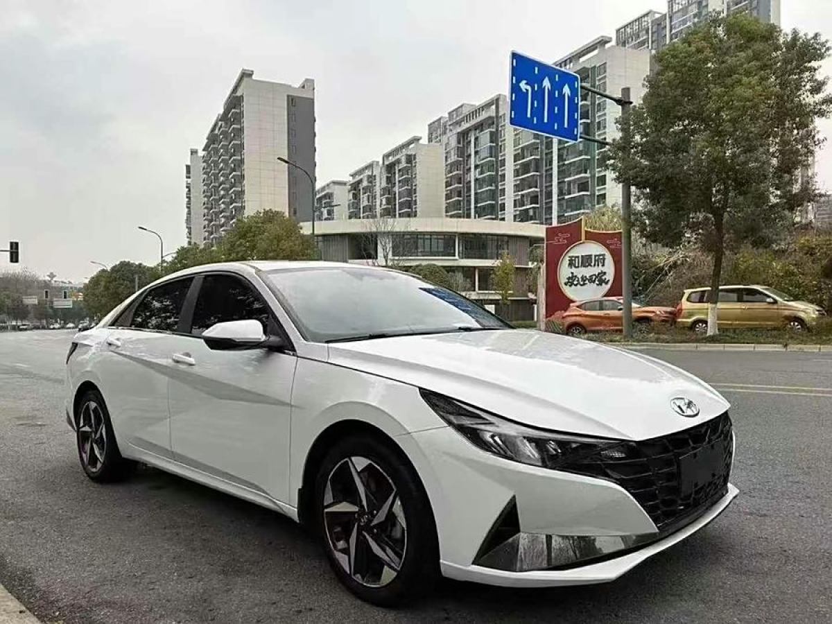 現(xiàn)代 伊蘭特  2022款 1.5L CVT LUX尊貴版圖片