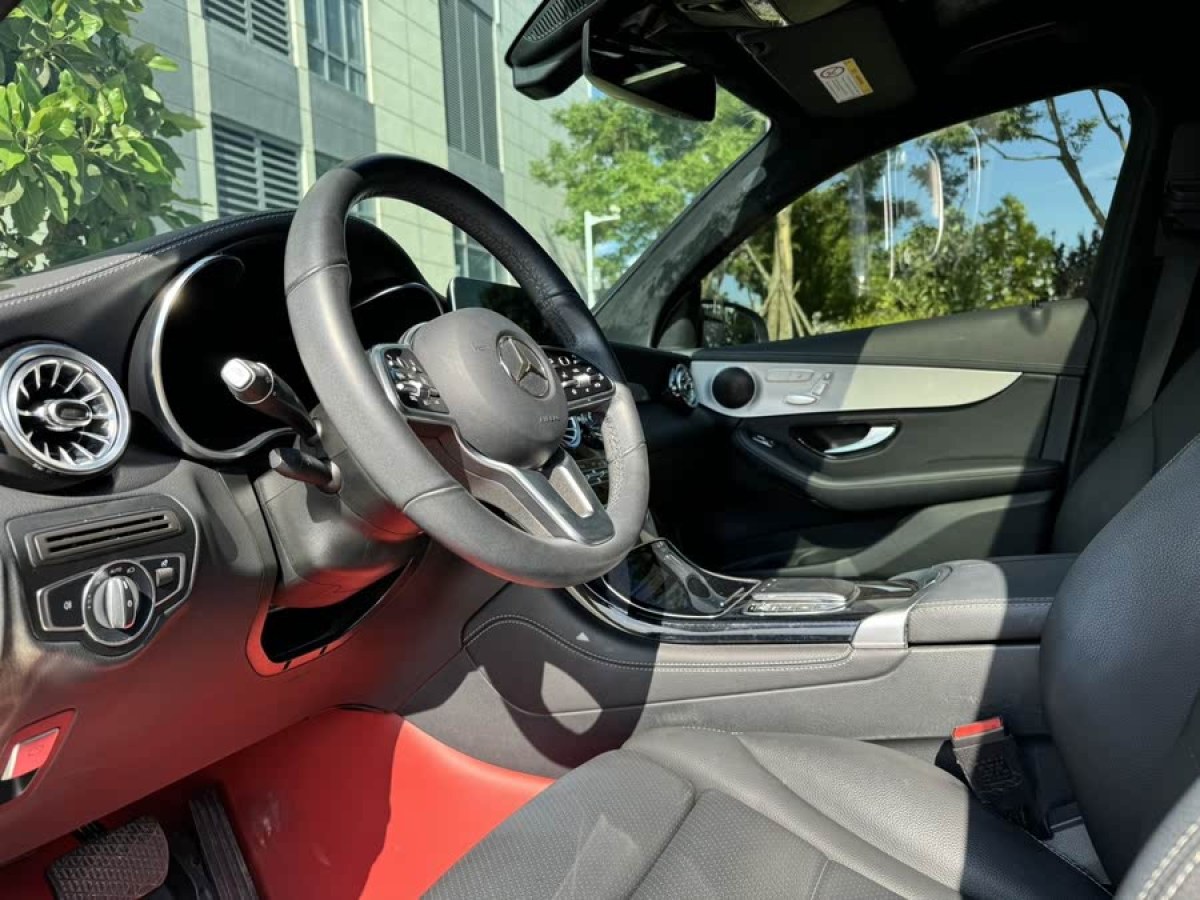 奔馳 奔馳GLC  2021款 GLC 260 4MATIC 轎跑SUV圖片