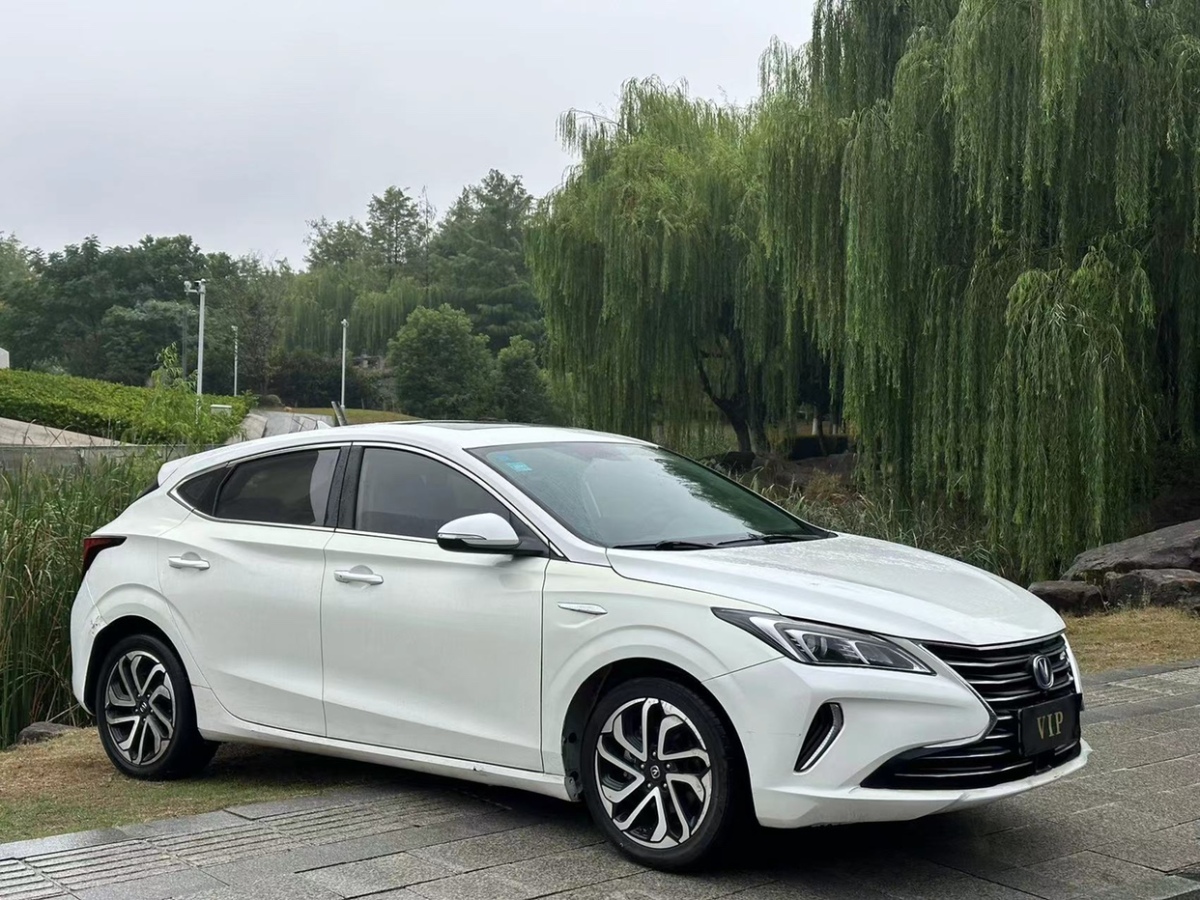 長(zhǎng)安 逸動(dòng)XT  2018款 1.6L GDI 自動(dòng)銳潮型圖片