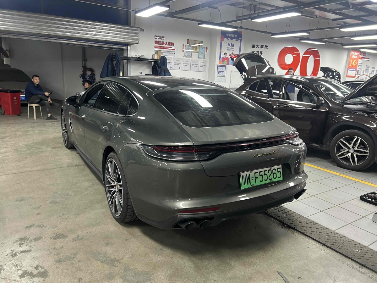 保時(shí)捷 Panamera新能源  2023款 Panamera 4 E-Hybrid 行政加長(zhǎng)版 2.9T圖片