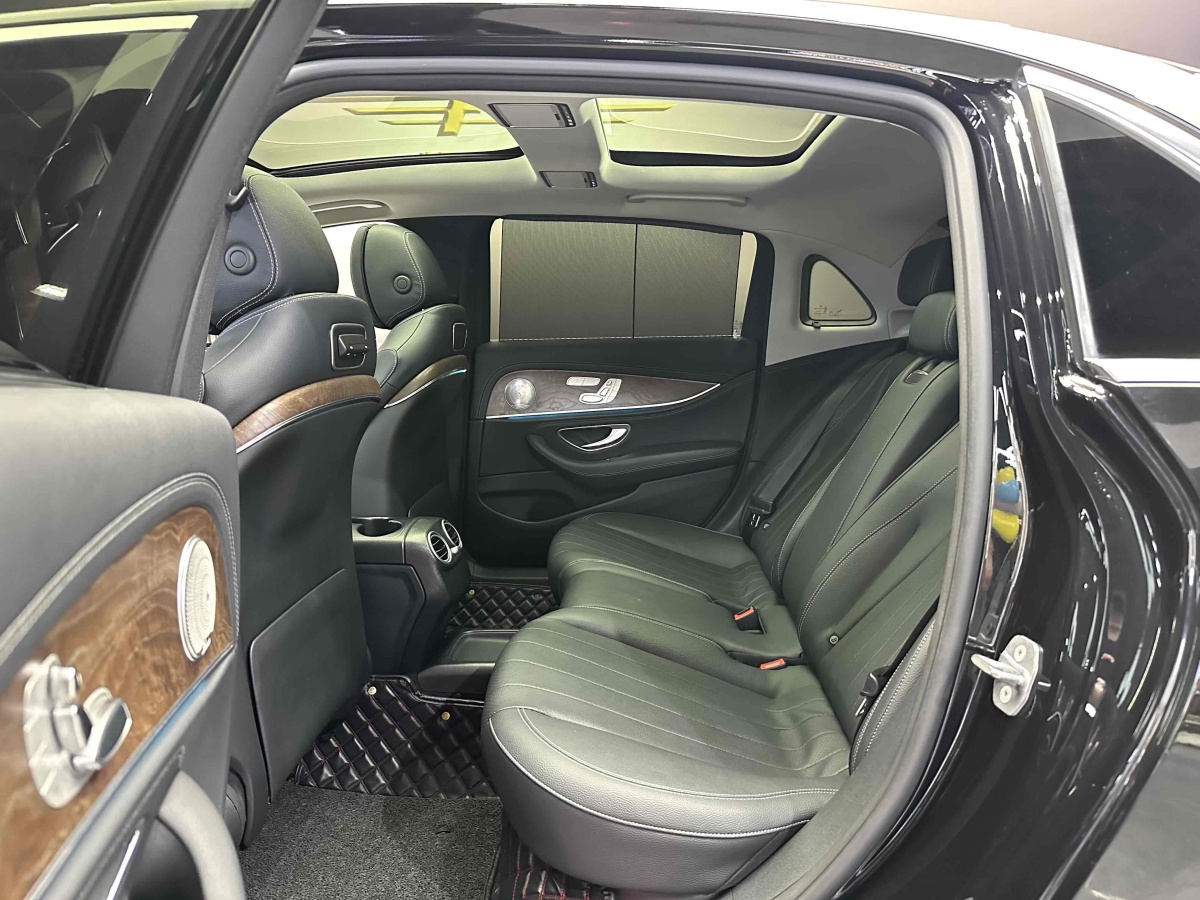 2019年2月奔驰 奔驰E级  2019款 改款 E 300 L 豪华型