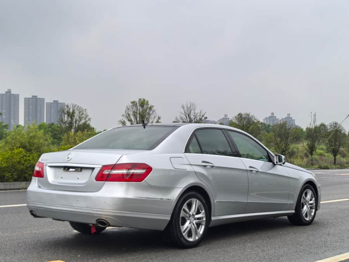 奔馳 奔馳E級  2010款 E 300 時尚型豪華版圖片