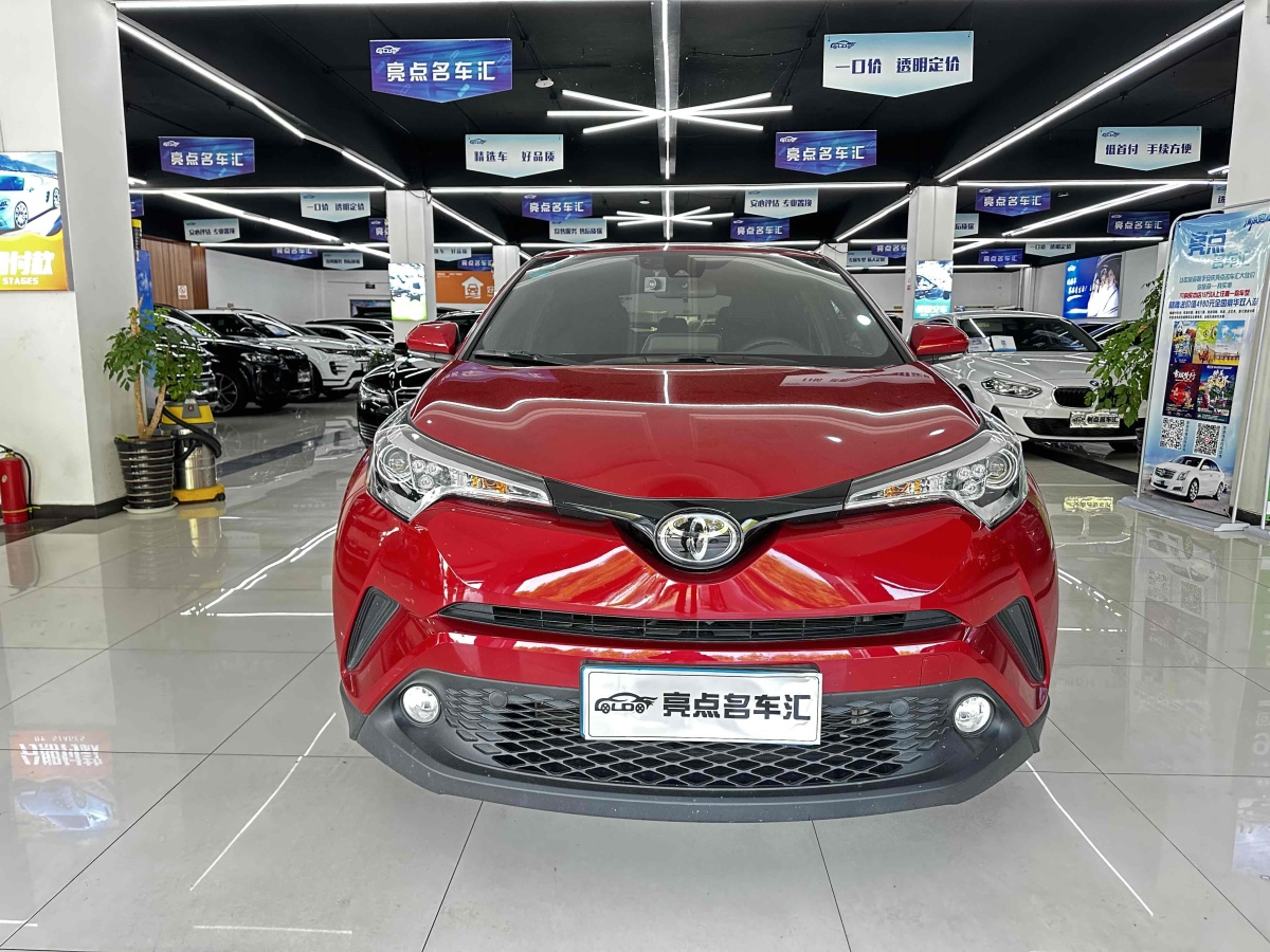 豐田 C-HR  2020款 2.0L 領(lǐng)先版圖片