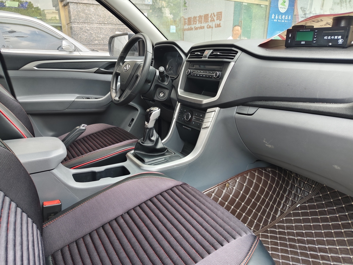 上汽大通 T60  2020款 2.0T柴油手動兩驅(qū)高底盤先鋒版標(biāo)廂國VI圖片
