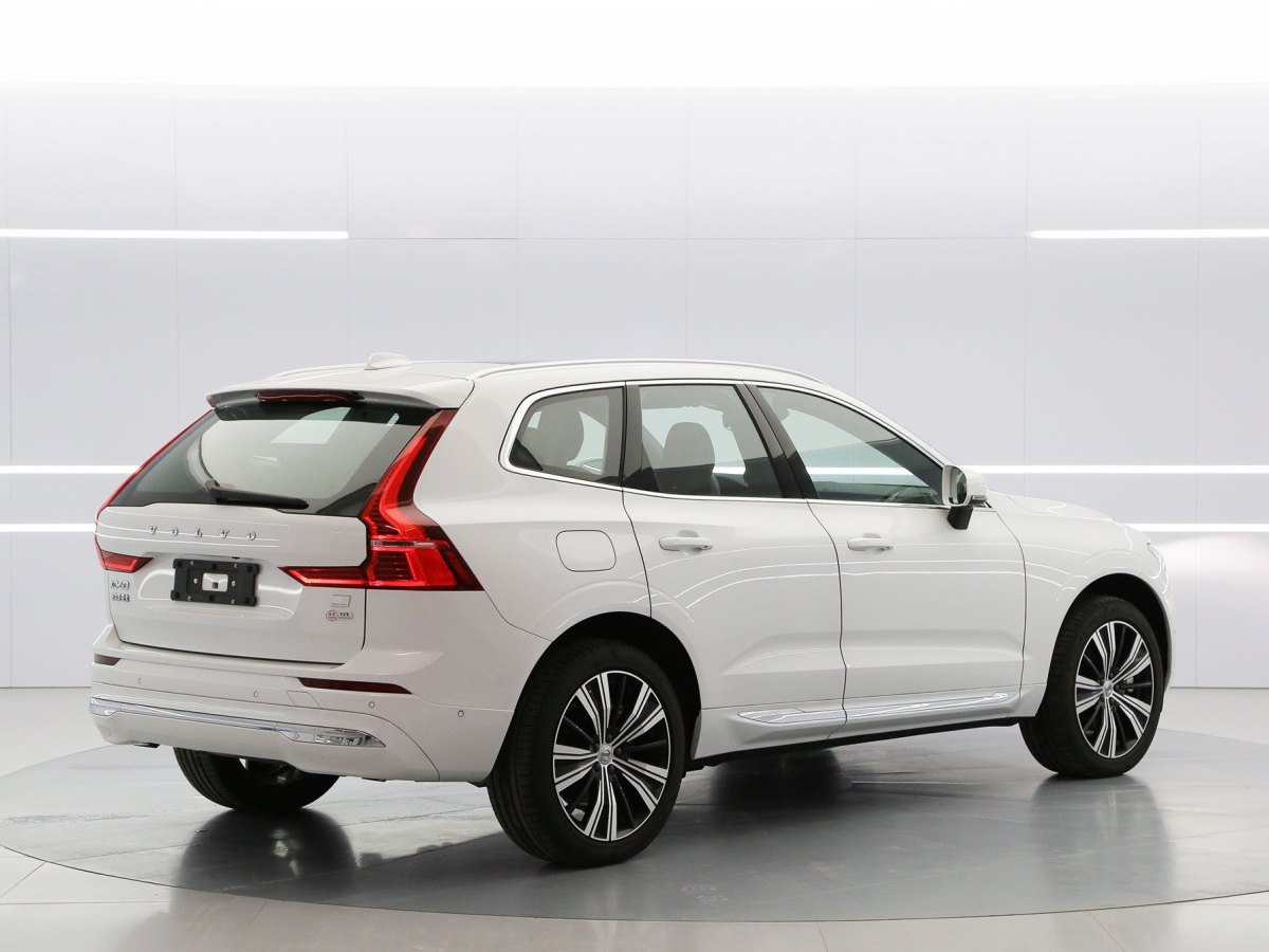 沃爾沃 XC60新能源  2024款 T8 插電混動 長續(xù)航四驅(qū)智遠(yuǎn)豪華版圖片